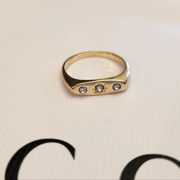 🔷️ Gold Plated Flat Top 3 Stone Statement Ring Size 5.5 - Picture 1 of 3